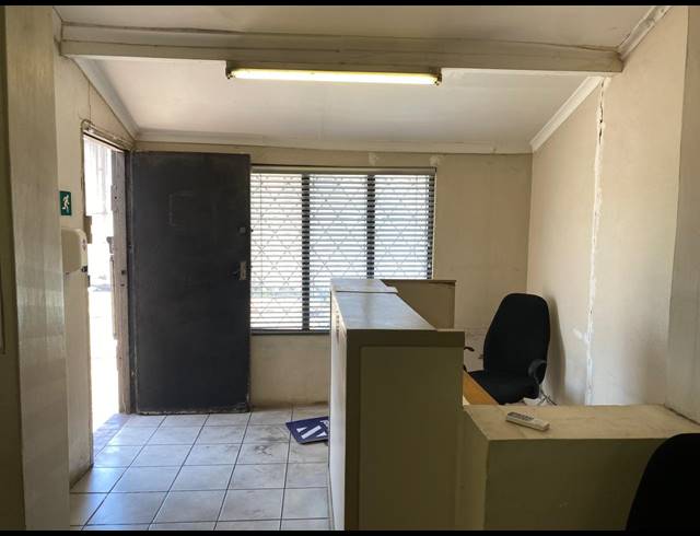 120M² OFFICE FOR SALE IN UMBILO